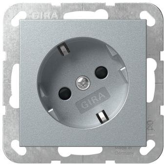 Gira SCHUKO-Steckdose 16 A 250 V~ mit 30° gedrehtem Einsatz und Shutter, ohne Befestigungskrallen (alu) 